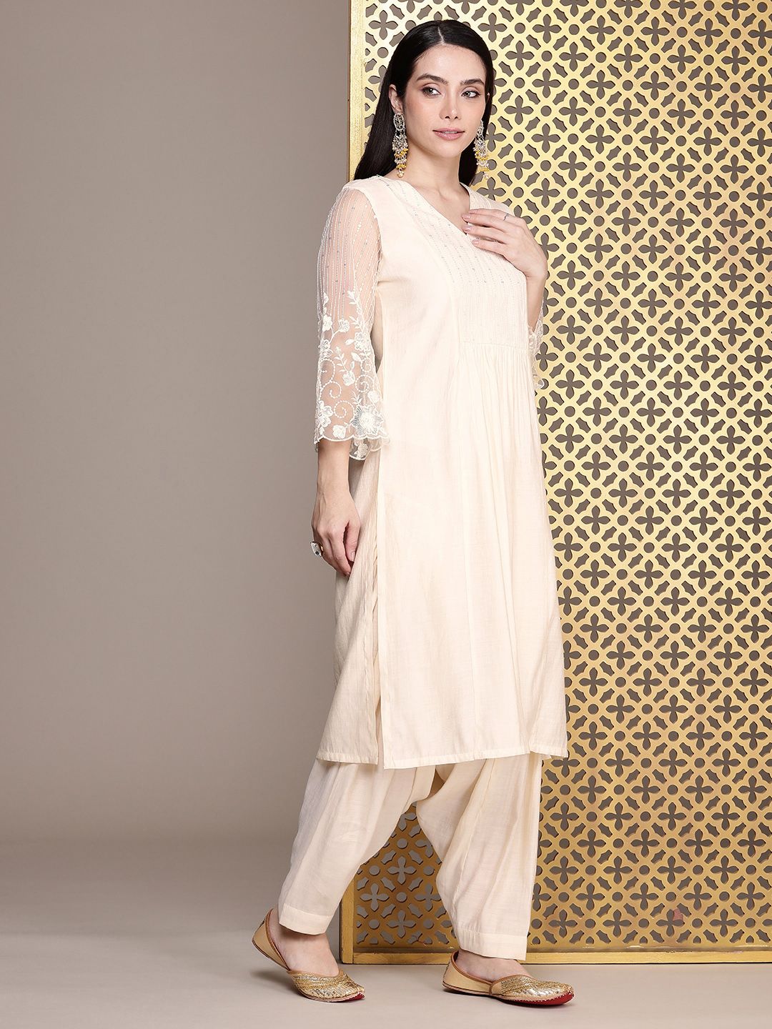 House of Pataudi Yoke Design Regular Sequinned Jashn Kurta with Patiala & Dupatta