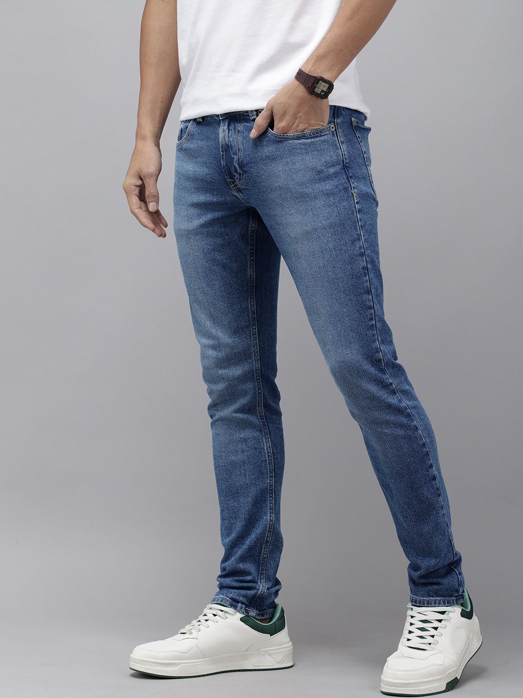 SPYKAR Men Slim Fit Low-Rise Heavy Fade Stretchable Jeans