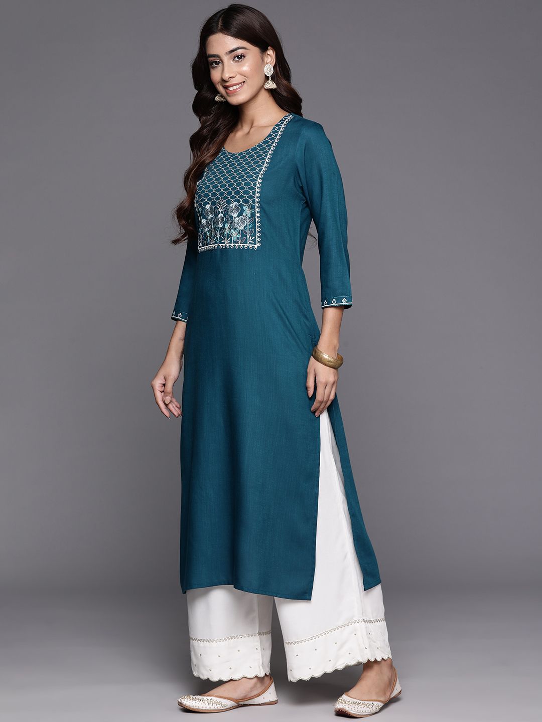 Varanga Wanita Reka Bentuk Reka Bentuk Floral Sequinned Kurta