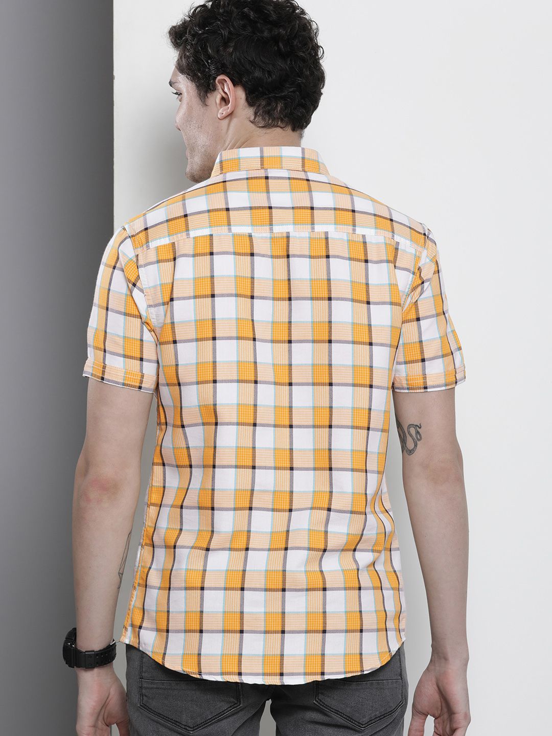 The Indian Garage Co Men Slim Fit Opaque Checked Casual Shirt