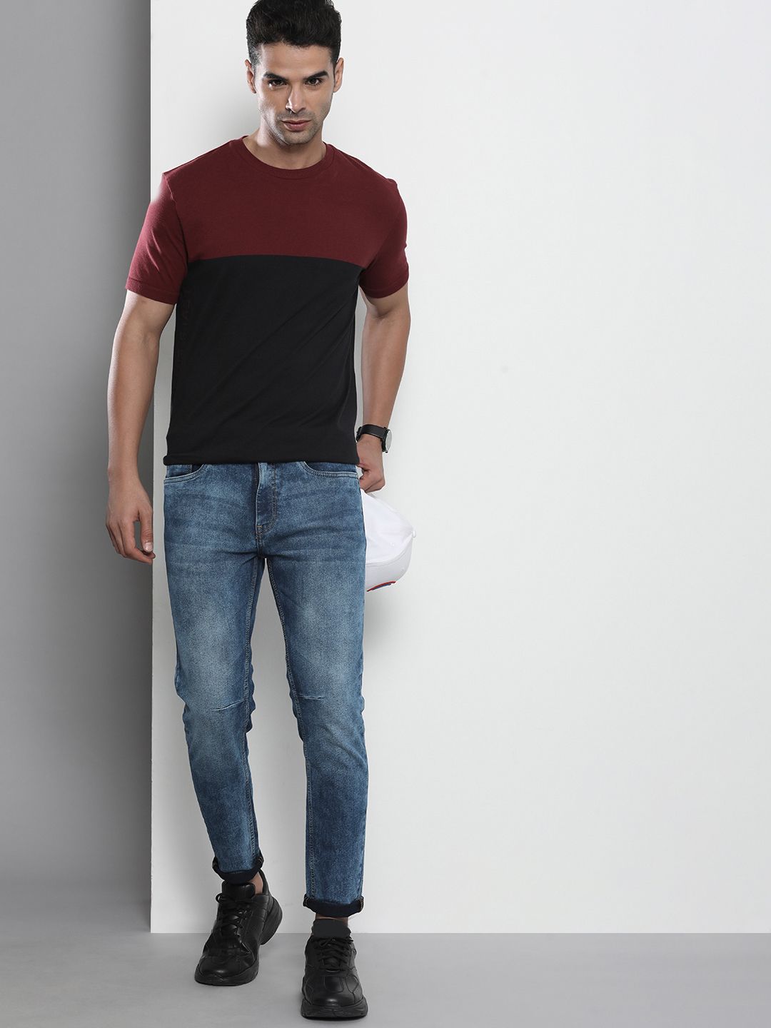The Indian Garage Co Men Relaxed Fit Light Fade Stretchable Jeans