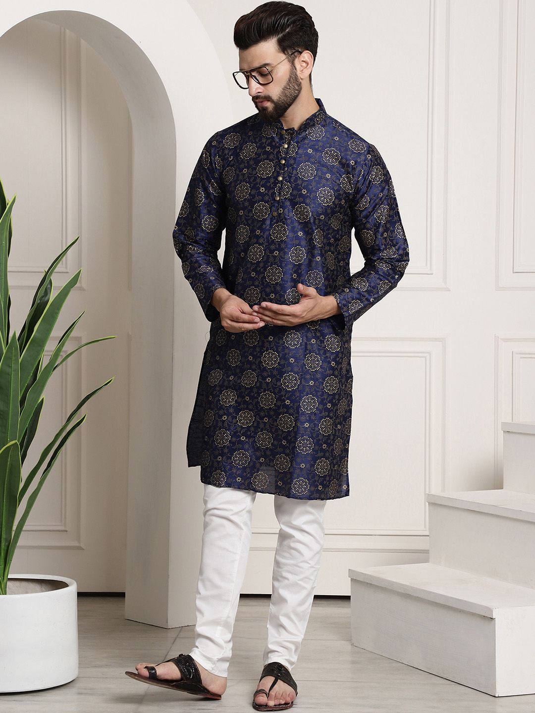 Sojanya Floral Printed Mandarin Collar Straight Kurta