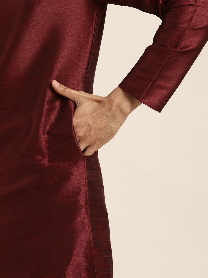 Anug by SOJANYA Men Maroon Solid Kurta