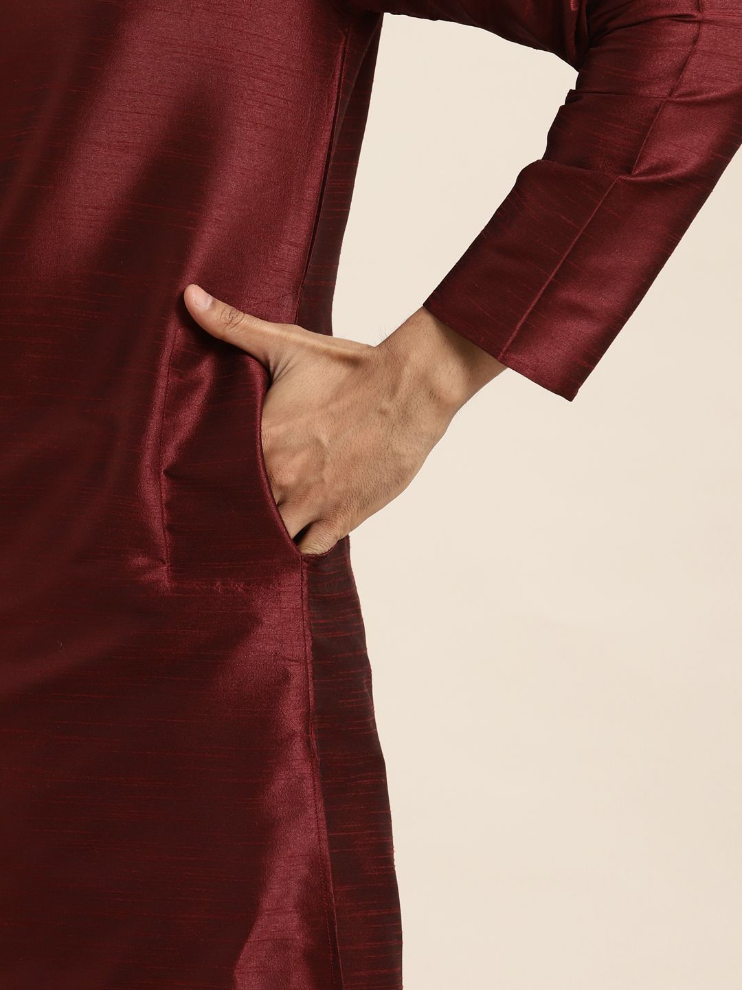 Anug by SOJANYA Men Maroon Solid Kurta