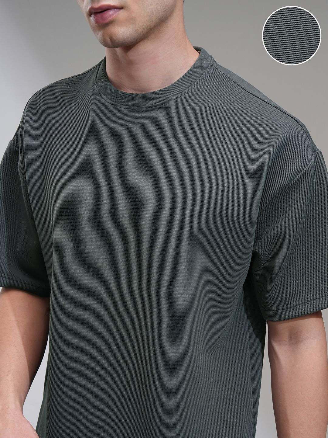 HIGHLANDER Men Solid Round Neck  Relaxed Fit T-shirt