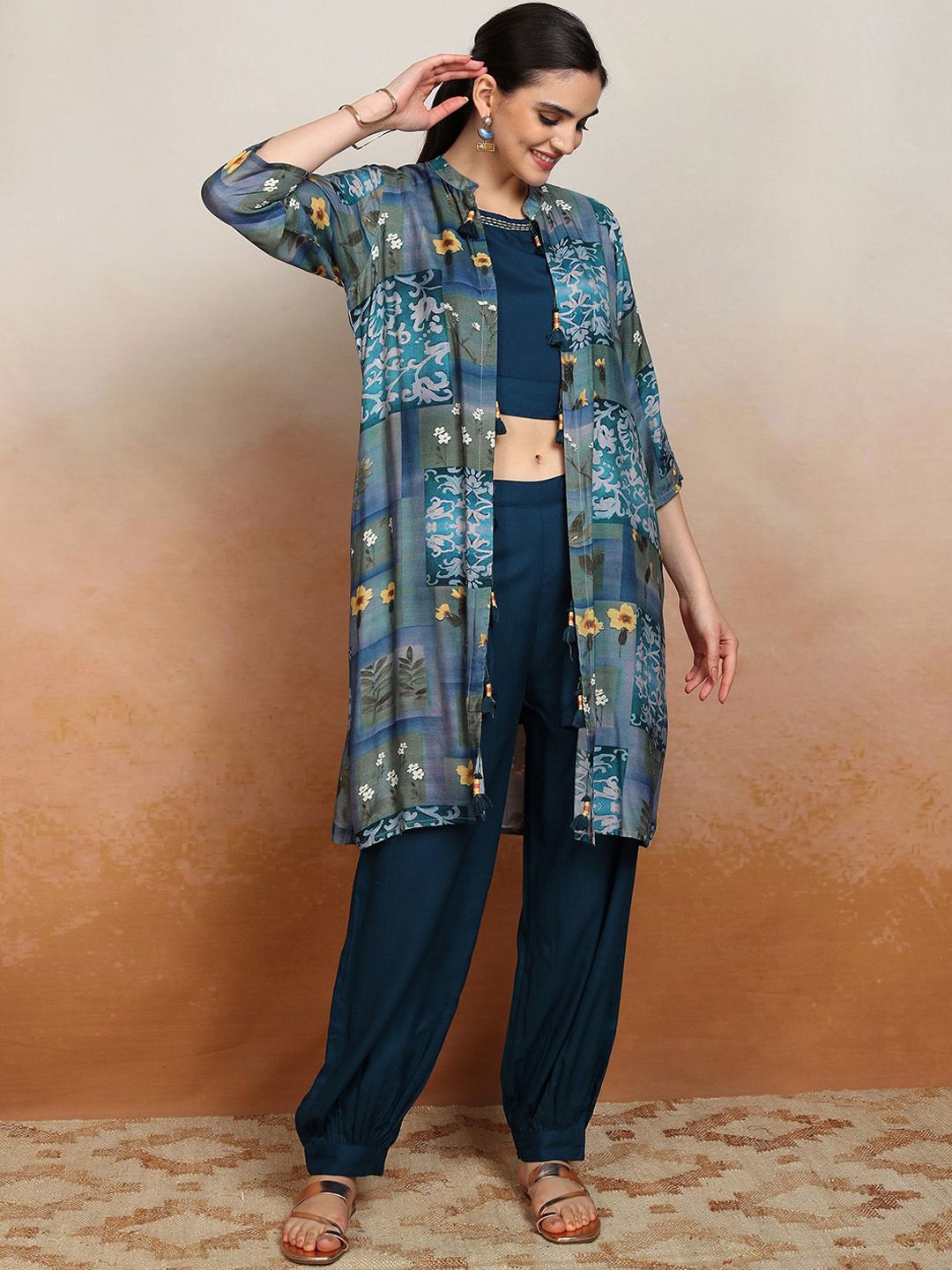 Vishudh Ethnic Motifs Printed Top With Trouser