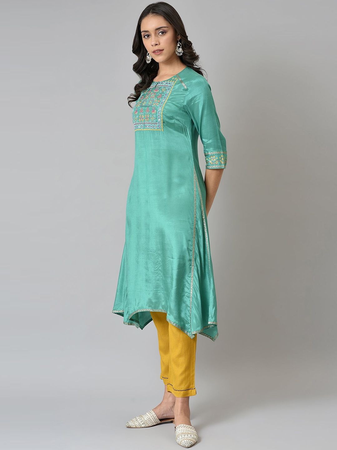 W Women Green Yoke Design Keyhole Neck Indie Prints Kurta