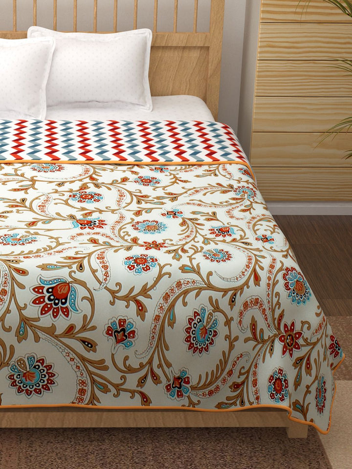 Story@home White & Red Geometric Cotton AC Room 150 GSM Reversible Double Bed Dohar