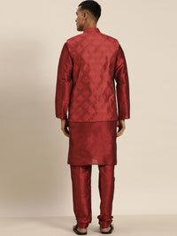 SOJANYA Men Maroon Kurta dengan Churidar dengan Jaket Nehru