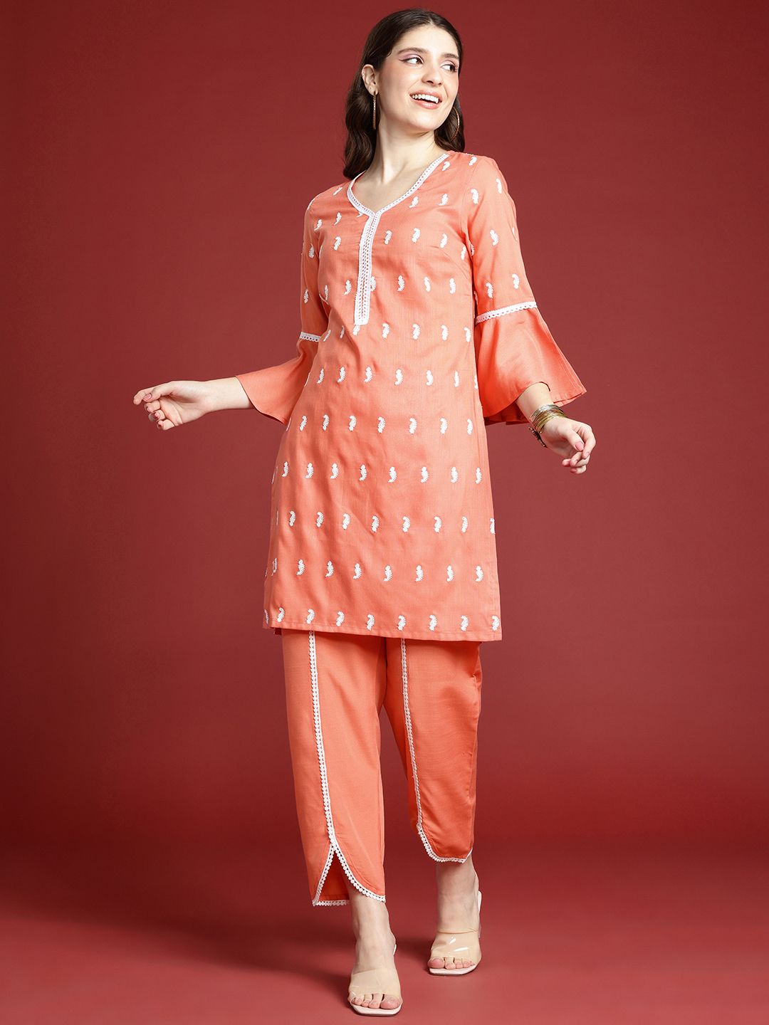 Anouk Ethnic Motifs Embroidered Kurta with Trousers