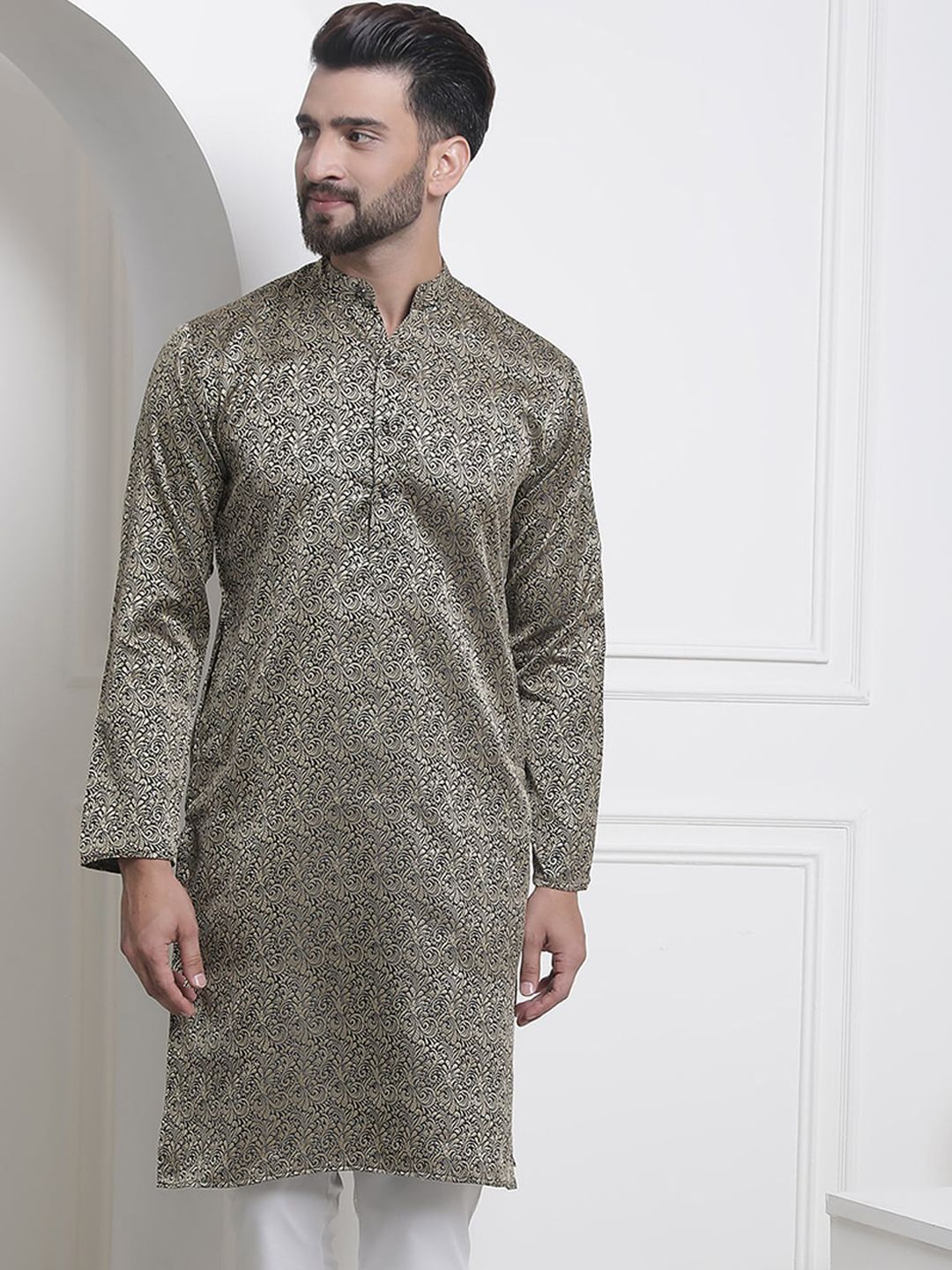 SOJANYA Ethnic Motifs Woven Design Mandarin Collar Straight Kurta