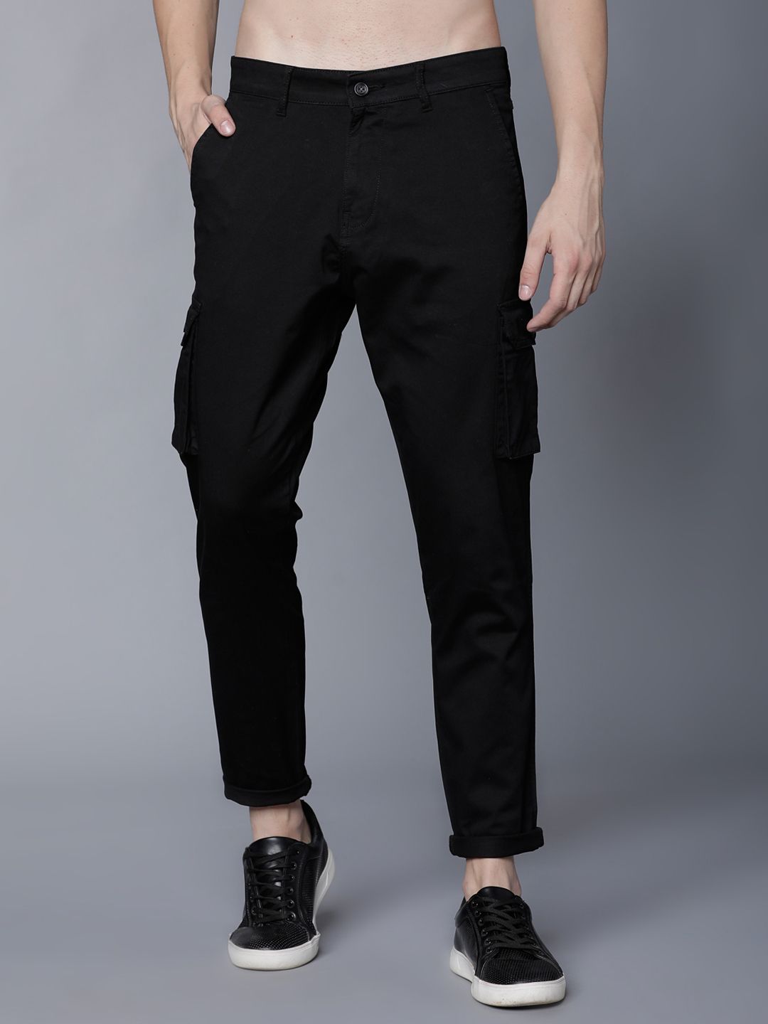 HIGHLANDER Men Black Slim Fit Solid Cargos