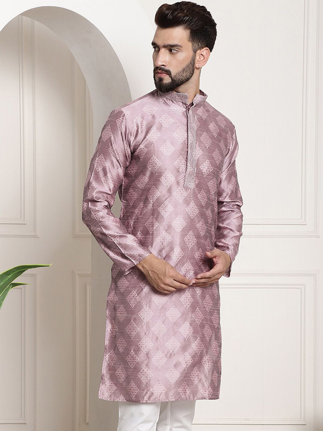 SOJANYA Embroidered Thread Work Kurta