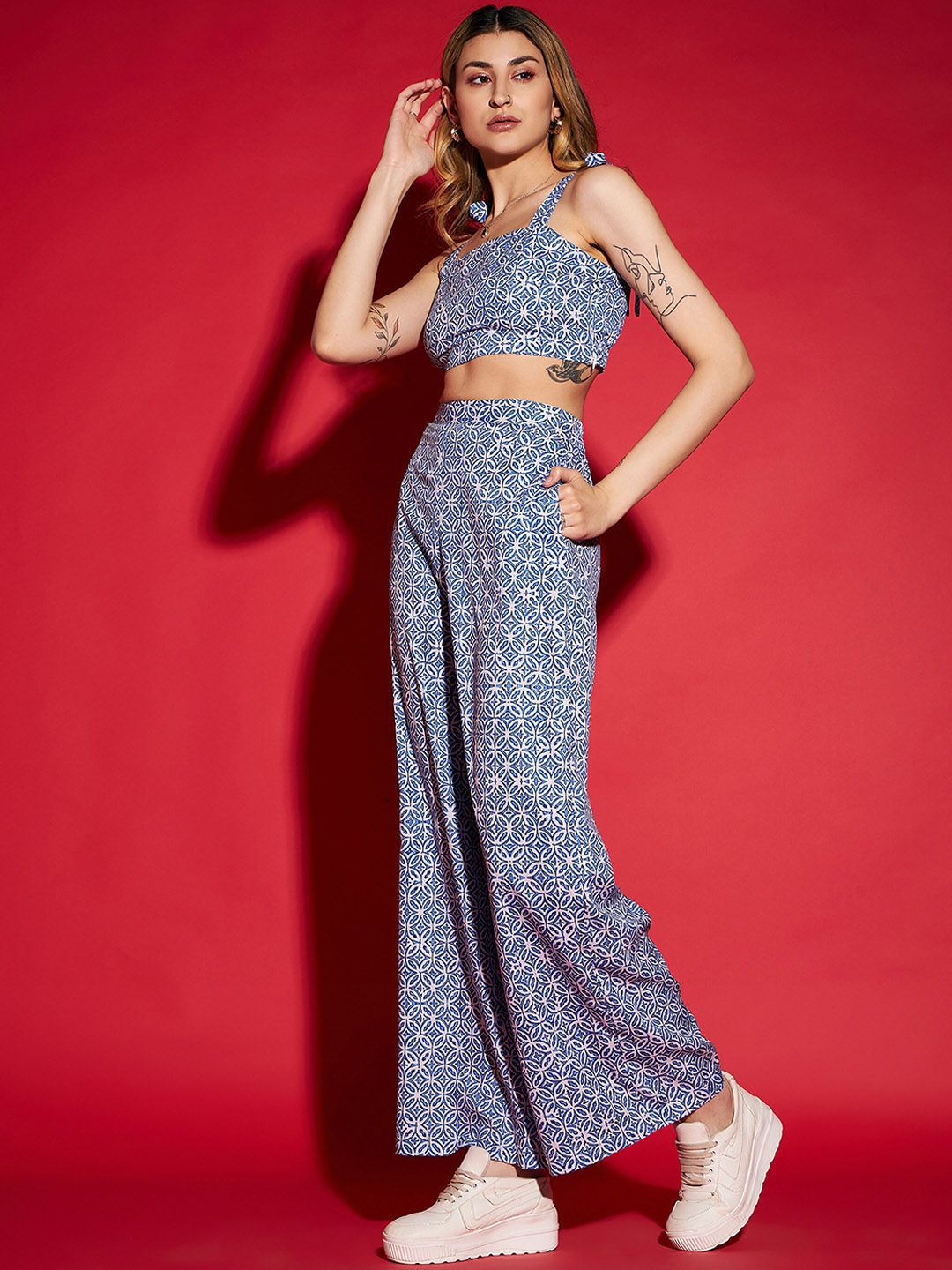 SASSAFRAS Blue Printed Crop Top With Trousers Co-Ords