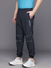 HRX oleh Hrithik Roshan Men Jogger Gaya Hidup Reflektif Gaya Kargo