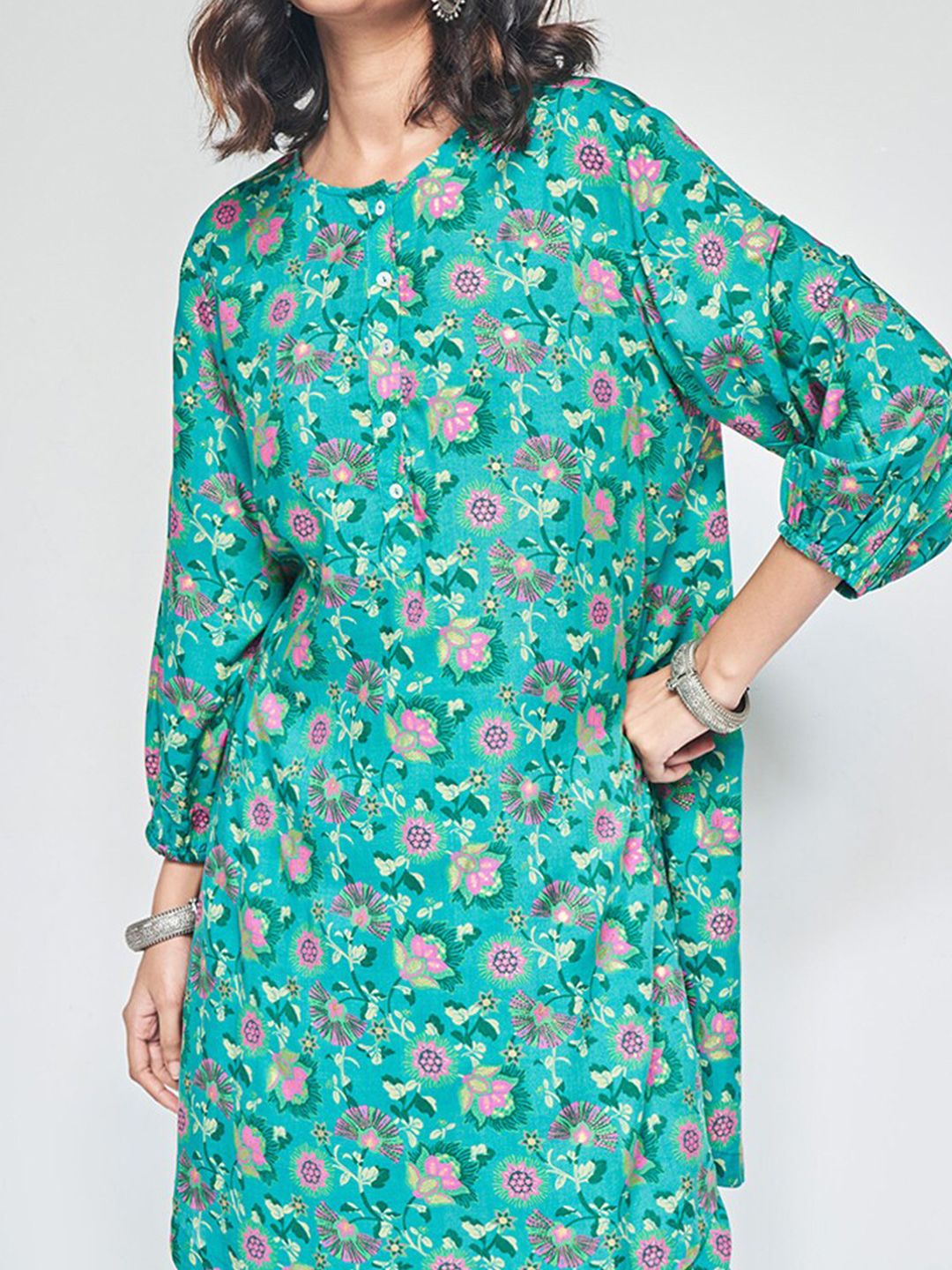 Global Desi Women Floral Printed Regular Kurta with Trousers