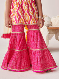 pspeaches Girls Floral Printed Regular Kurta with Sharara & With Dupatta