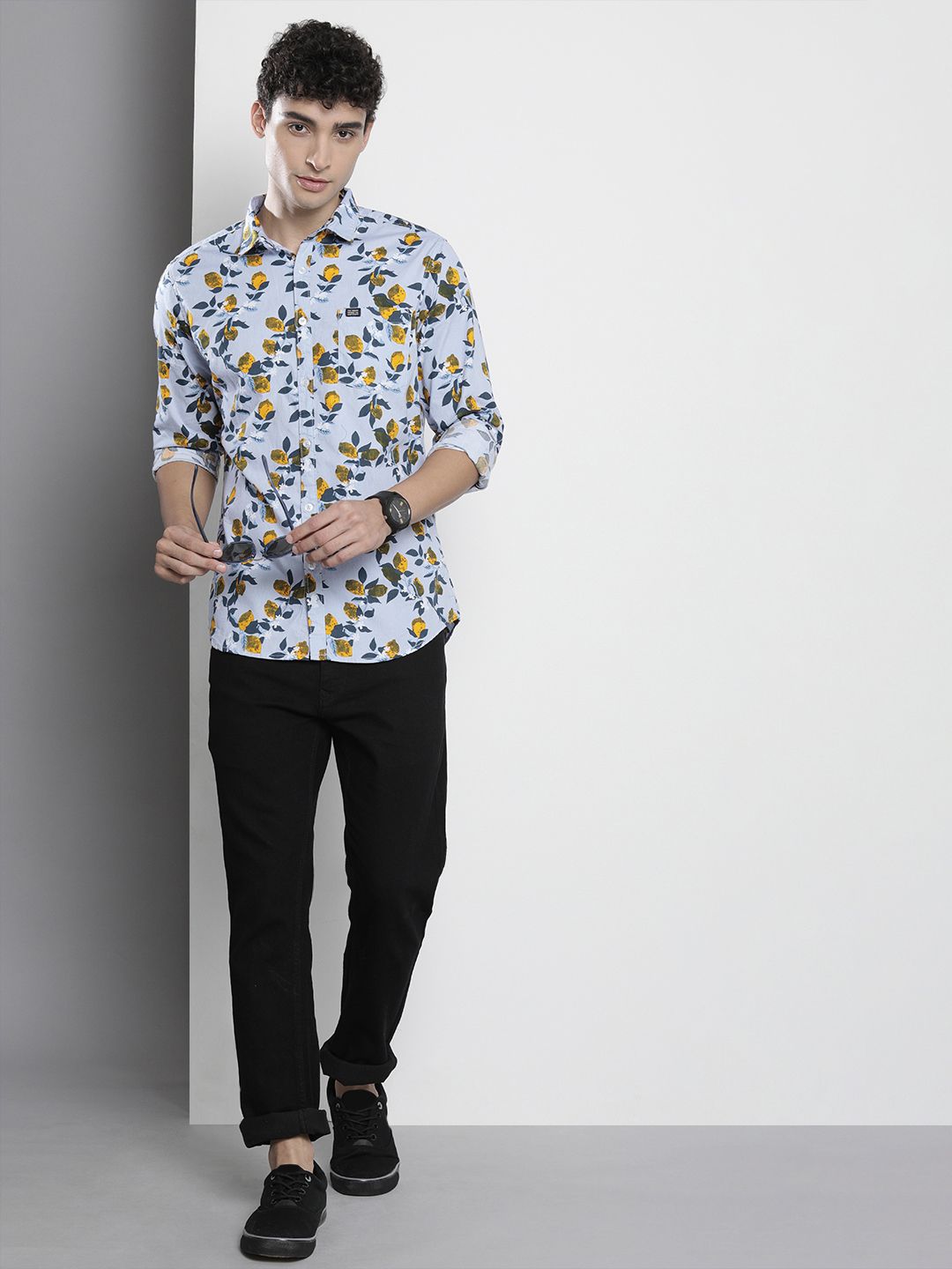 The Indian Garage Co Men Turquoise Blue & Yellow Floral Printed Cotton Casual Shirt