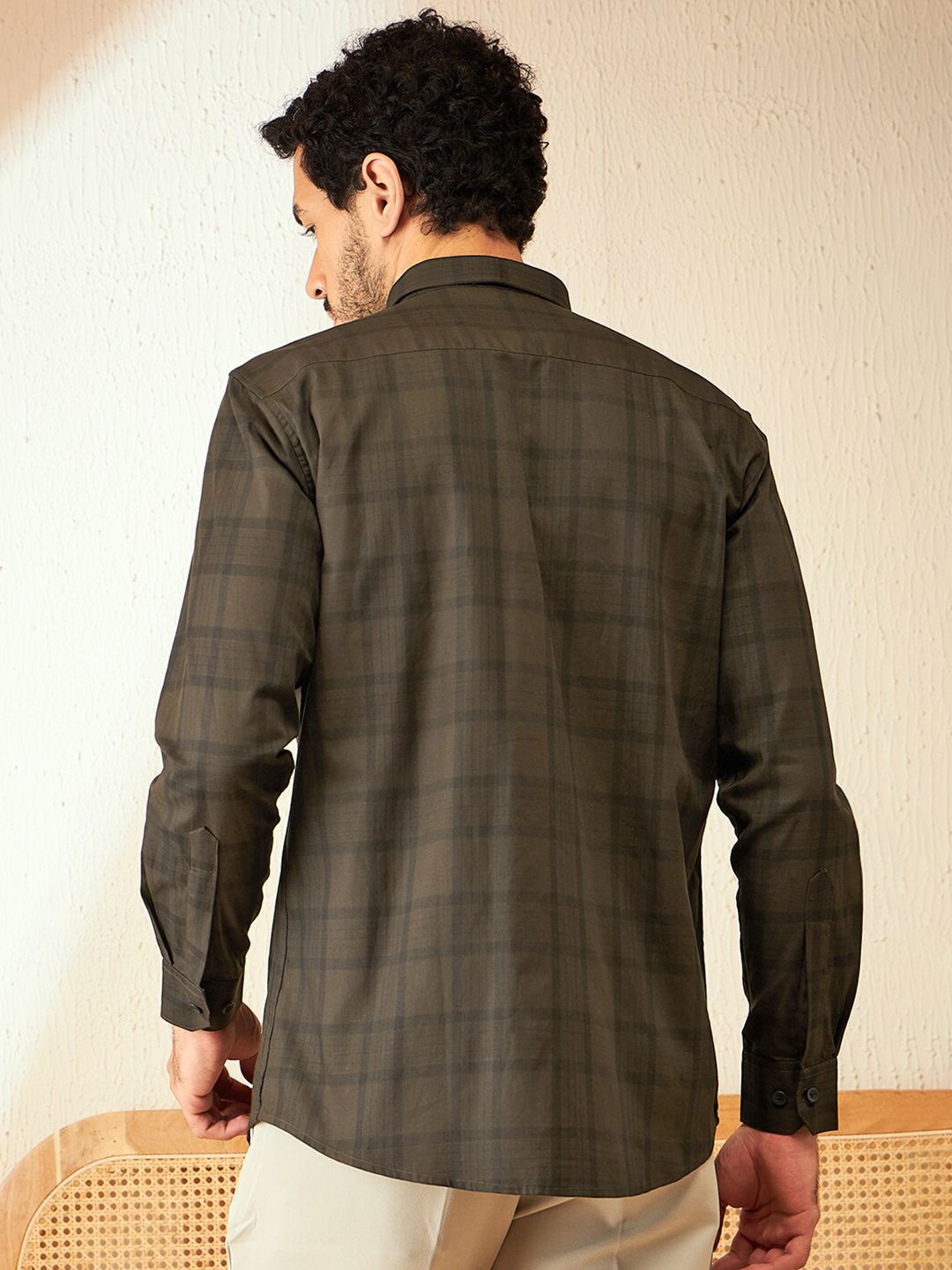 DENNISON Smart Checked Spread Collar Casual Shirt