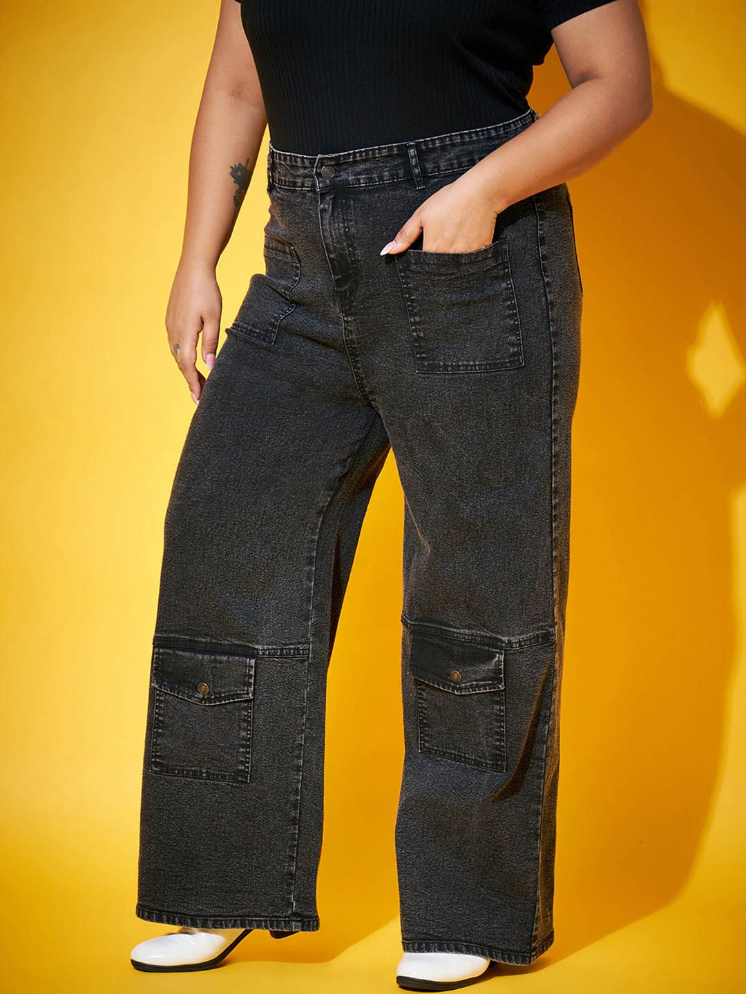 SASSAFRAS Curve Women Black Comfort Straight Fit High-Rise Clean Look Acid Wash Jeans