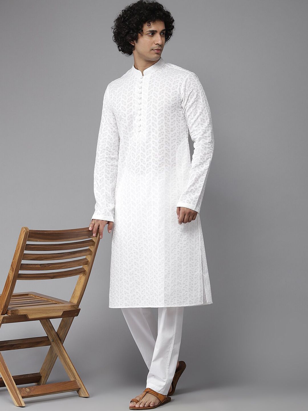 See Designs Men White Geometric Embroidered Chikankari Pure Cotton Kurta