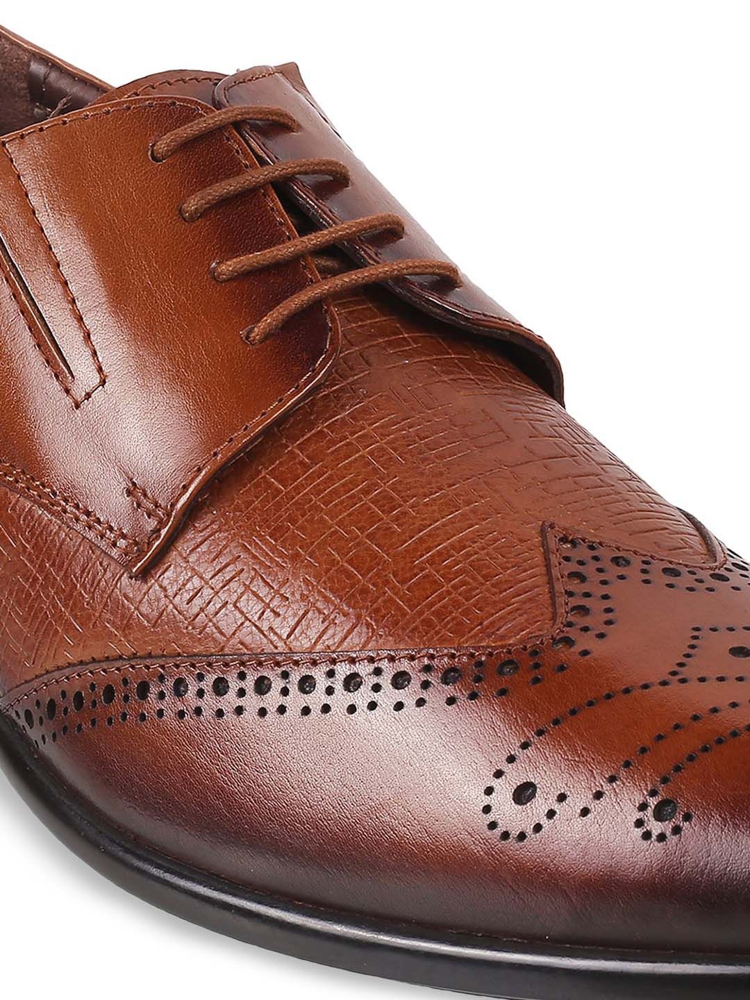 Mochi Men Textured Leather Formal Brogues