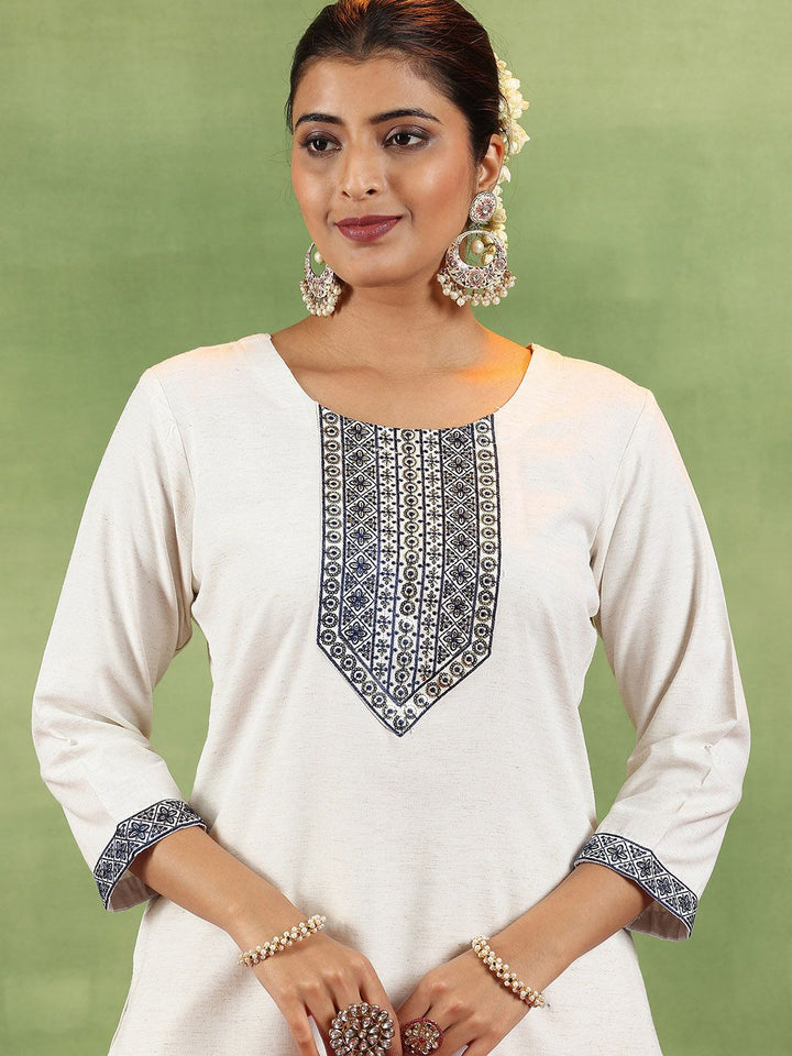 Libas Ethnic Motifs Embroidered Thread Work Straight Kurta With Trousers & Dupatta