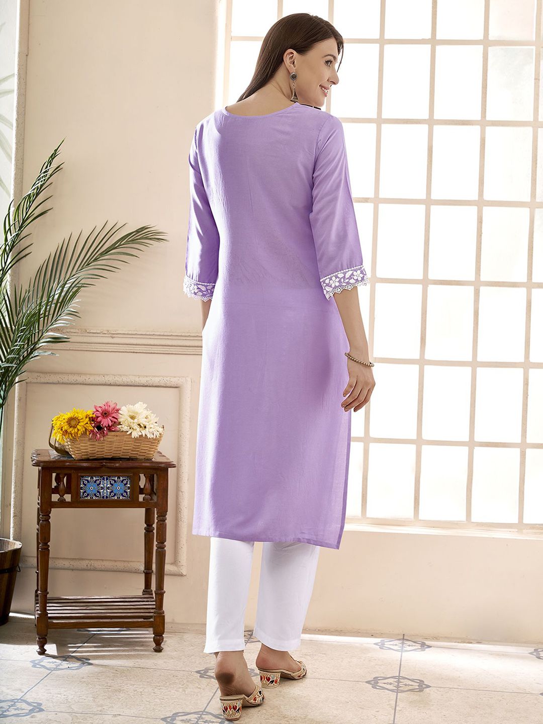 Anouk Floral Embroidered Round Neck Chikankari Straight Kurta