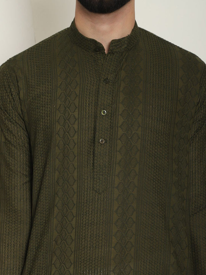 SOJANYA Geometric Embroidered Thread Work Pure Cotton Straight Kurta With Churidar