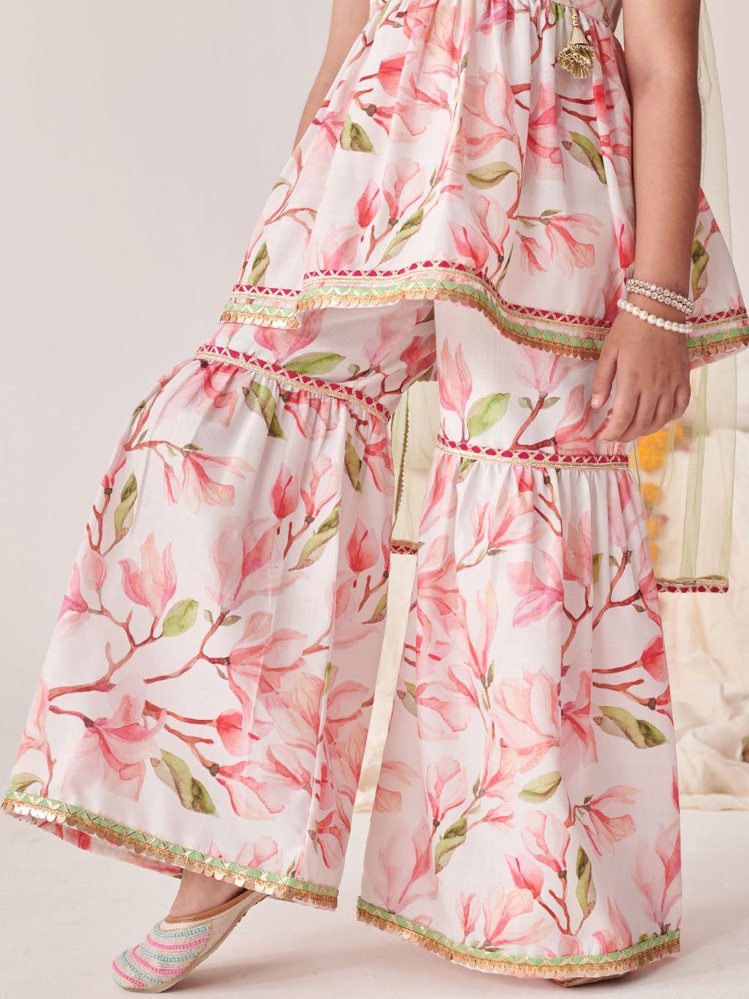 pspeaches Girls Floral Printed Regular Kurta with Sharara & With Dupatta