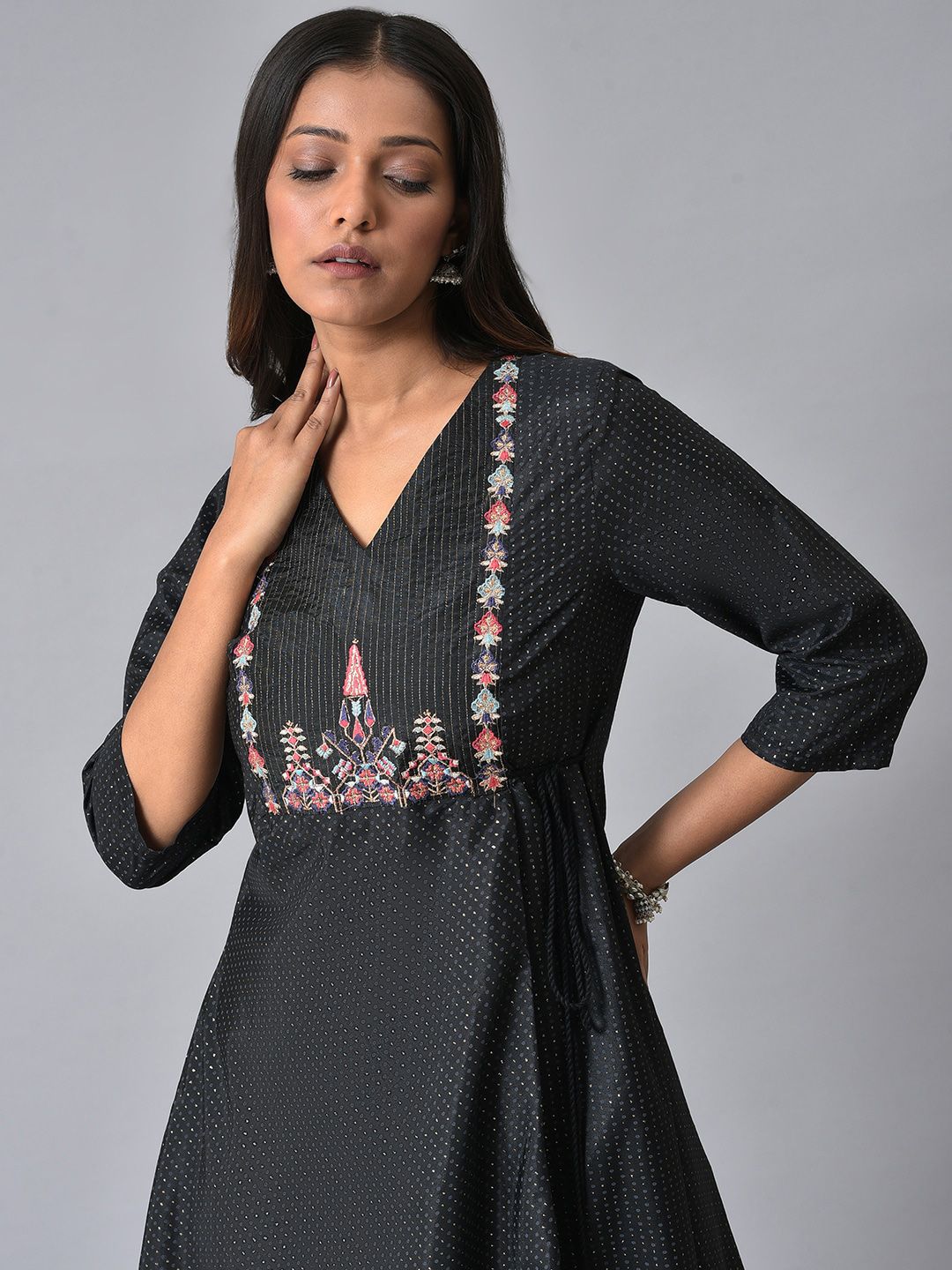 W Ethnic Motifs Yoke Design Thread Work A-Line Kurta