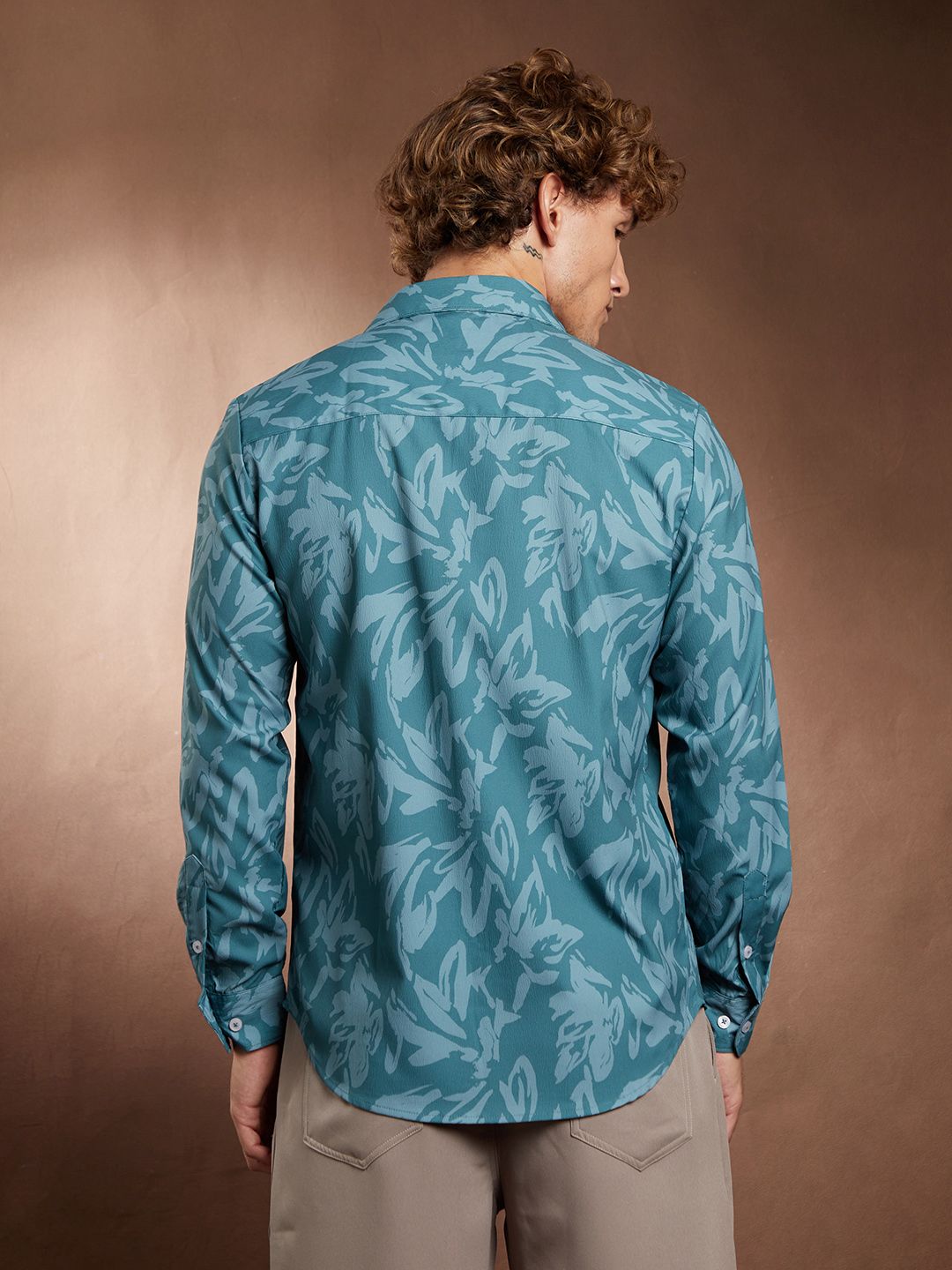 Campus Sutra Floral Printed Spread Collar Long Sleeves Cotton Comfort Shirt