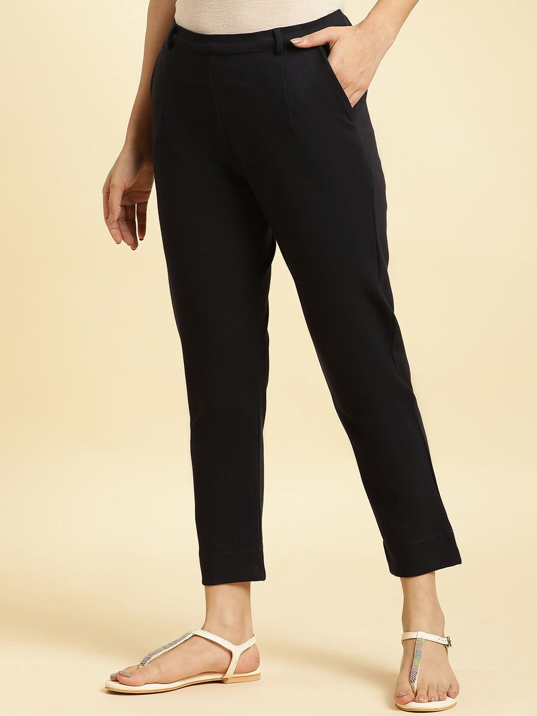 W Women Mid-Rise Slim Fit Knitted Pleated Trousers