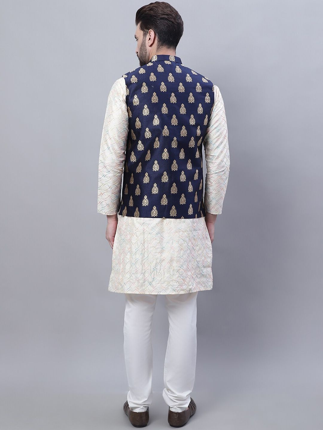 SOJANYA Kurta Kolar Mandarin Bersulam dengan Jaket Churidar & Nahru
