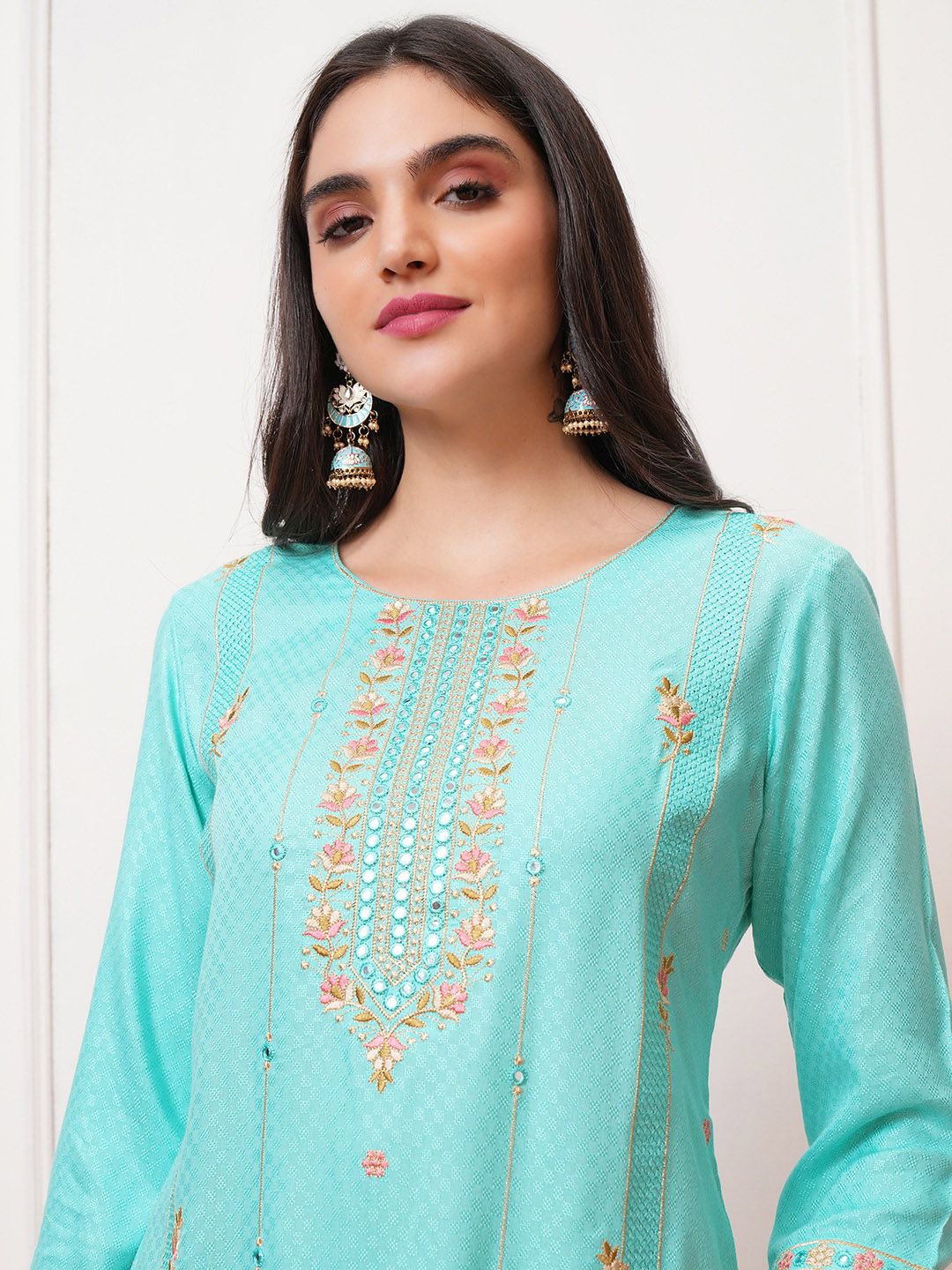 Vishudh Ethnic Motifs Embroidered Round Neck Thread Work Straight Kurta
