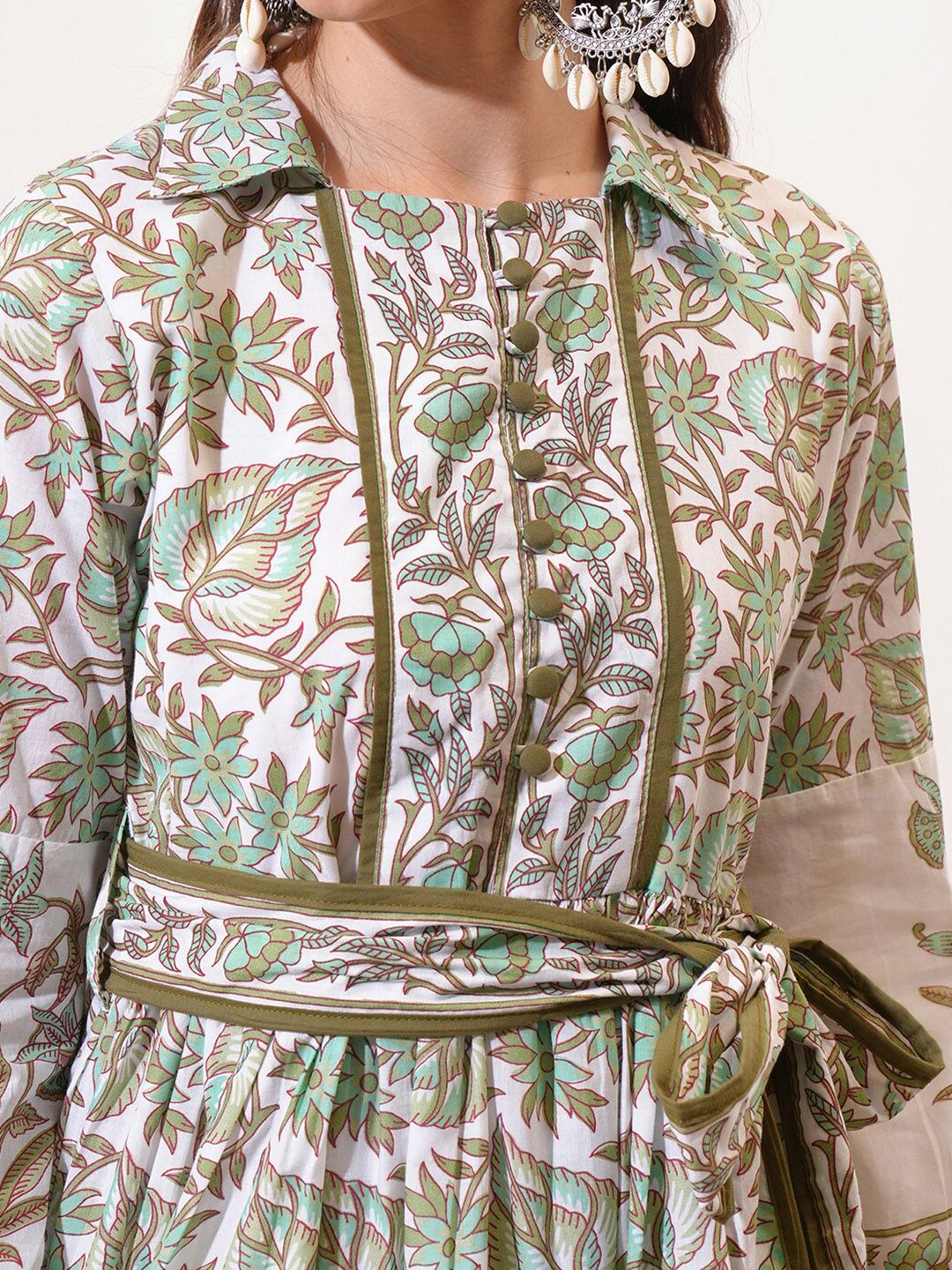 Vishudh Green Floral Printed Puff Sleeve Tie-Ups Fit & Flare Dress With Belt