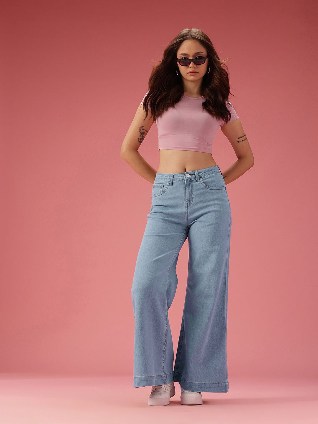 DressBerry Women Wide Leg Mid-Rise Light Fade Stretchable Jeans