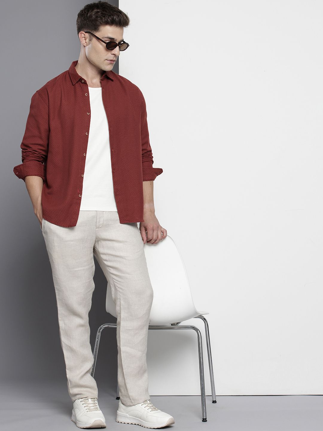 The Indian Garage Co Men Relaxed Fit Solid Dobby Resort Wear Shirt