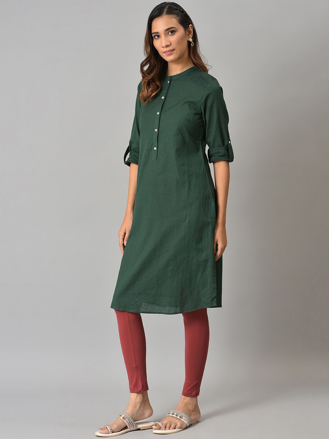 W Women Green Thread Work Kurta