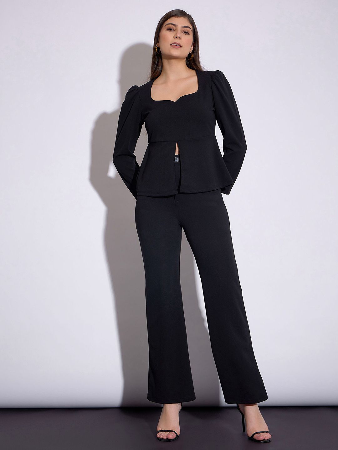 SASSAFRAS worklyf Sweetheart Neck Puff Sleeve Top