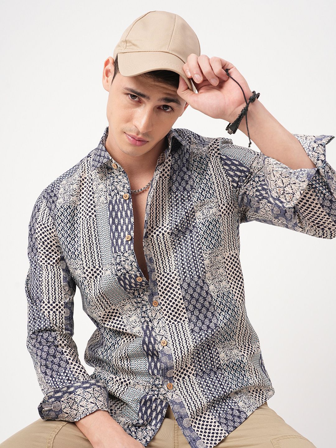 VASTRADO Men Classic Relaxed Fit Cutaway Collar Abstract Printed Cotton Casual Shirt