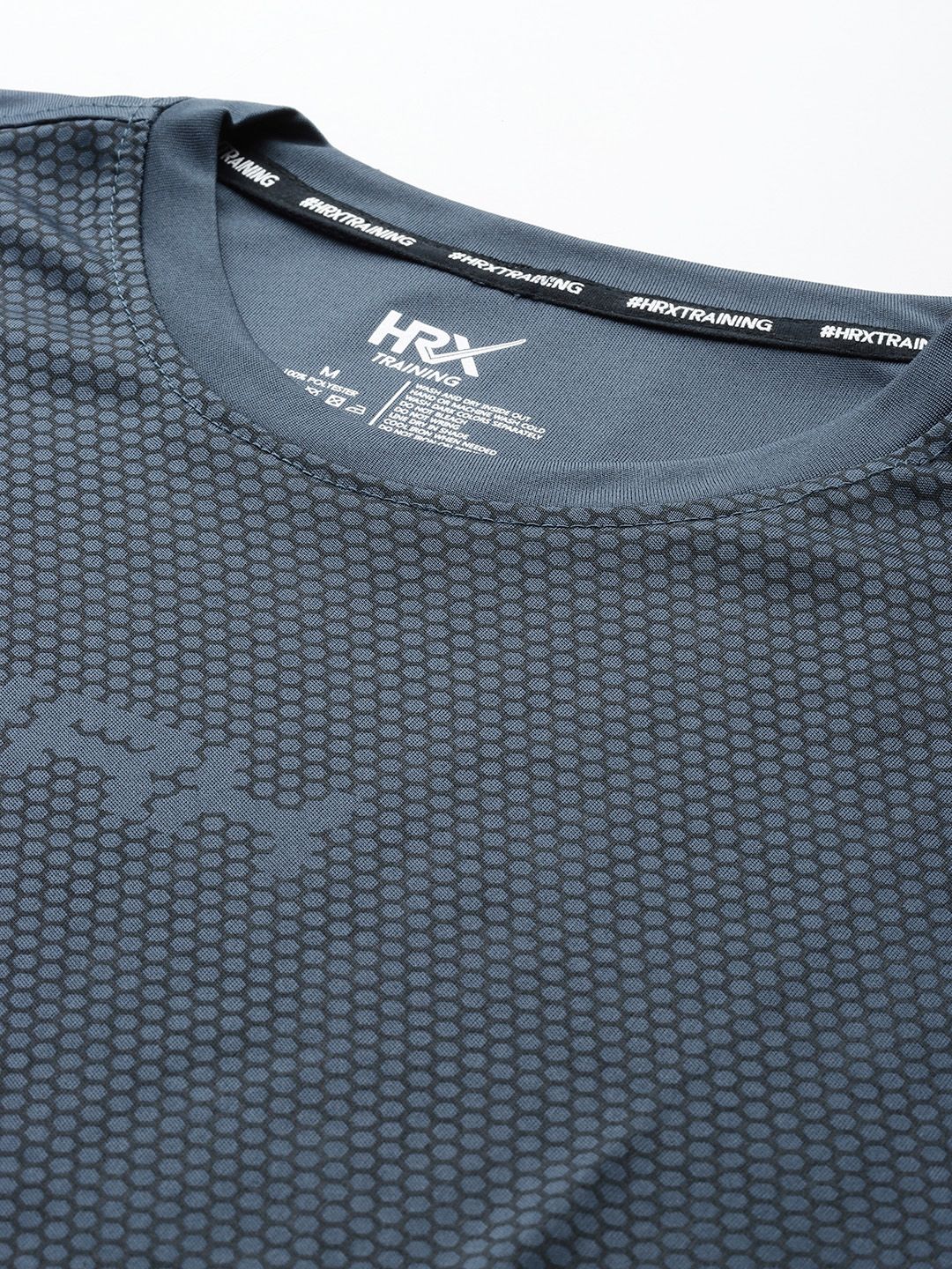 HRX oleh Hrithik Roshan mencetak t-shirt latihan cepat kering