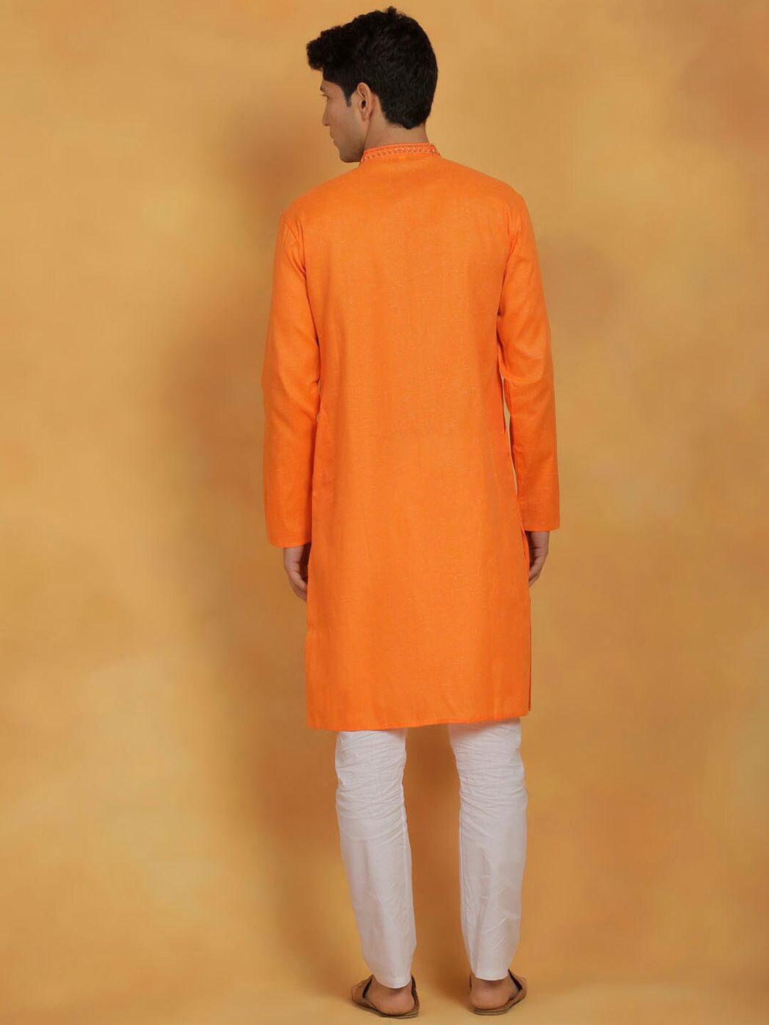 VASTRAMAY Floral Yoke Design Thread Work Straight Kurta with Pyjama