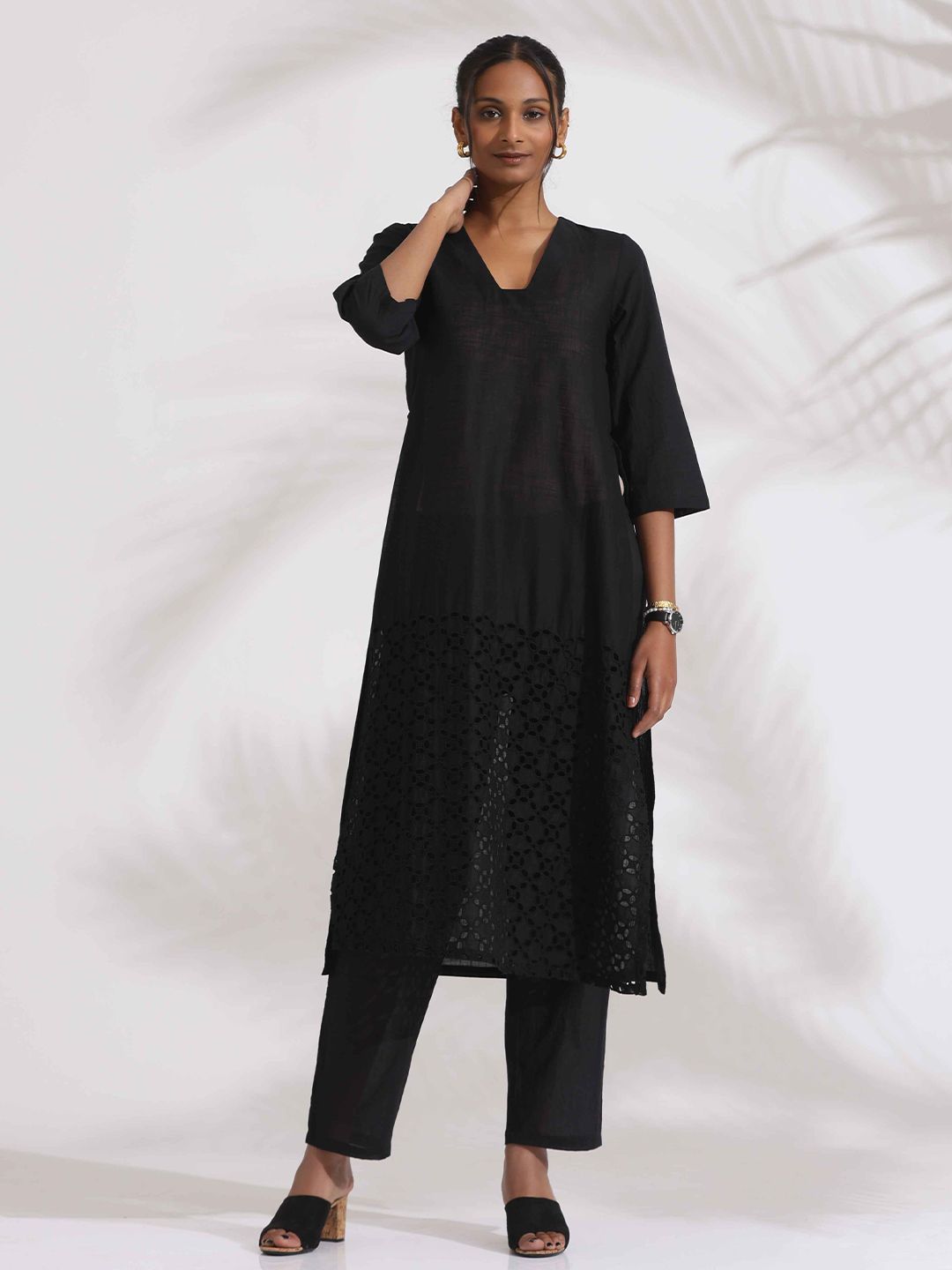 trueBrowns Schiffli V Neck Pure Cotton Straight Kurta with Trousers