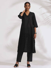 trueBrowns Schiffli V Neck Pure Cotton Straight Kurta with Trousers