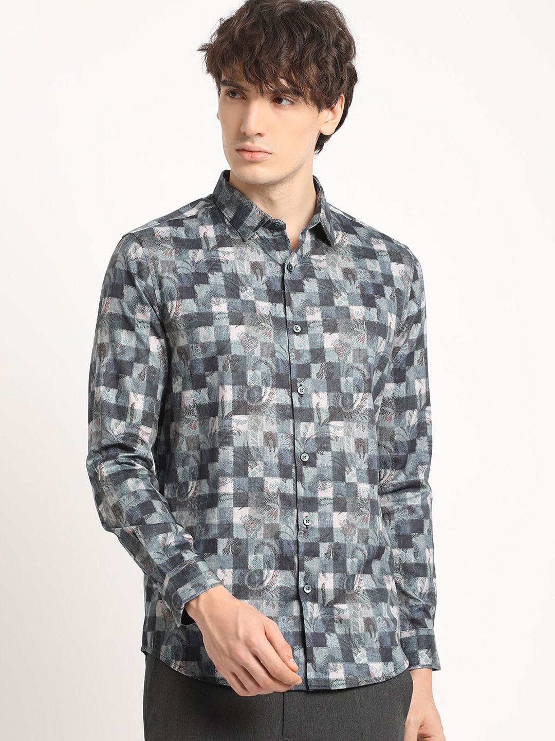 THE BEAR HOUSE Men Abstract Graphic Print Slim Fit Casual Shirt