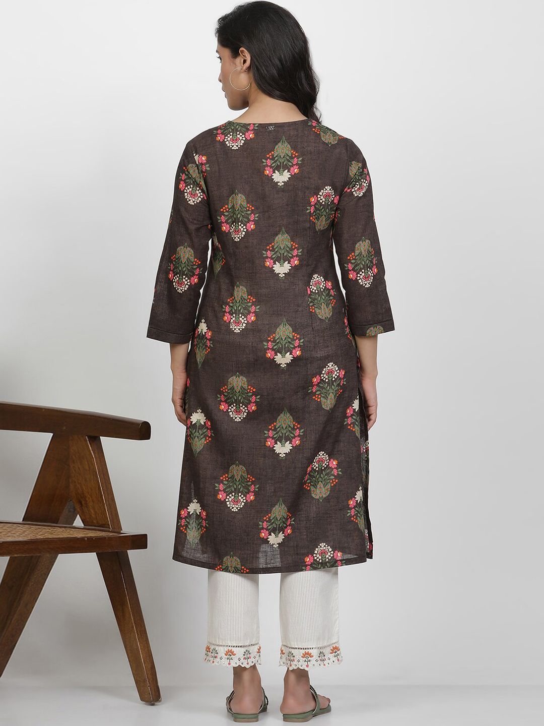 W Women Floral Printed V-Neck Kurta