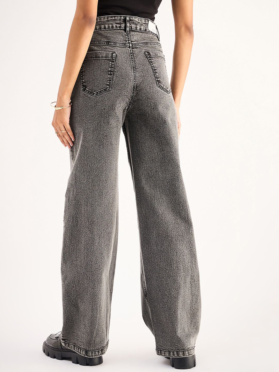 SASSAFRAS BASICS Women Straight Fit High-Rise Heavy Fade Acid Wash Stretchable Jeans