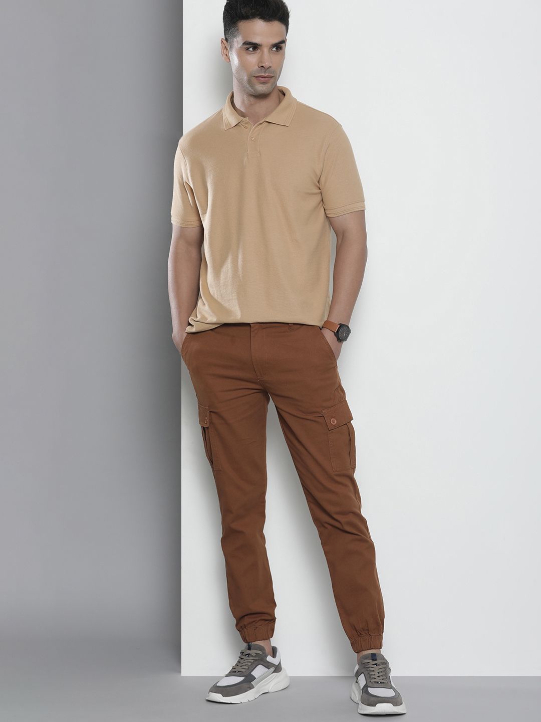 The Indian Garage Co Men Brown Slim Fit Cargos Trousers