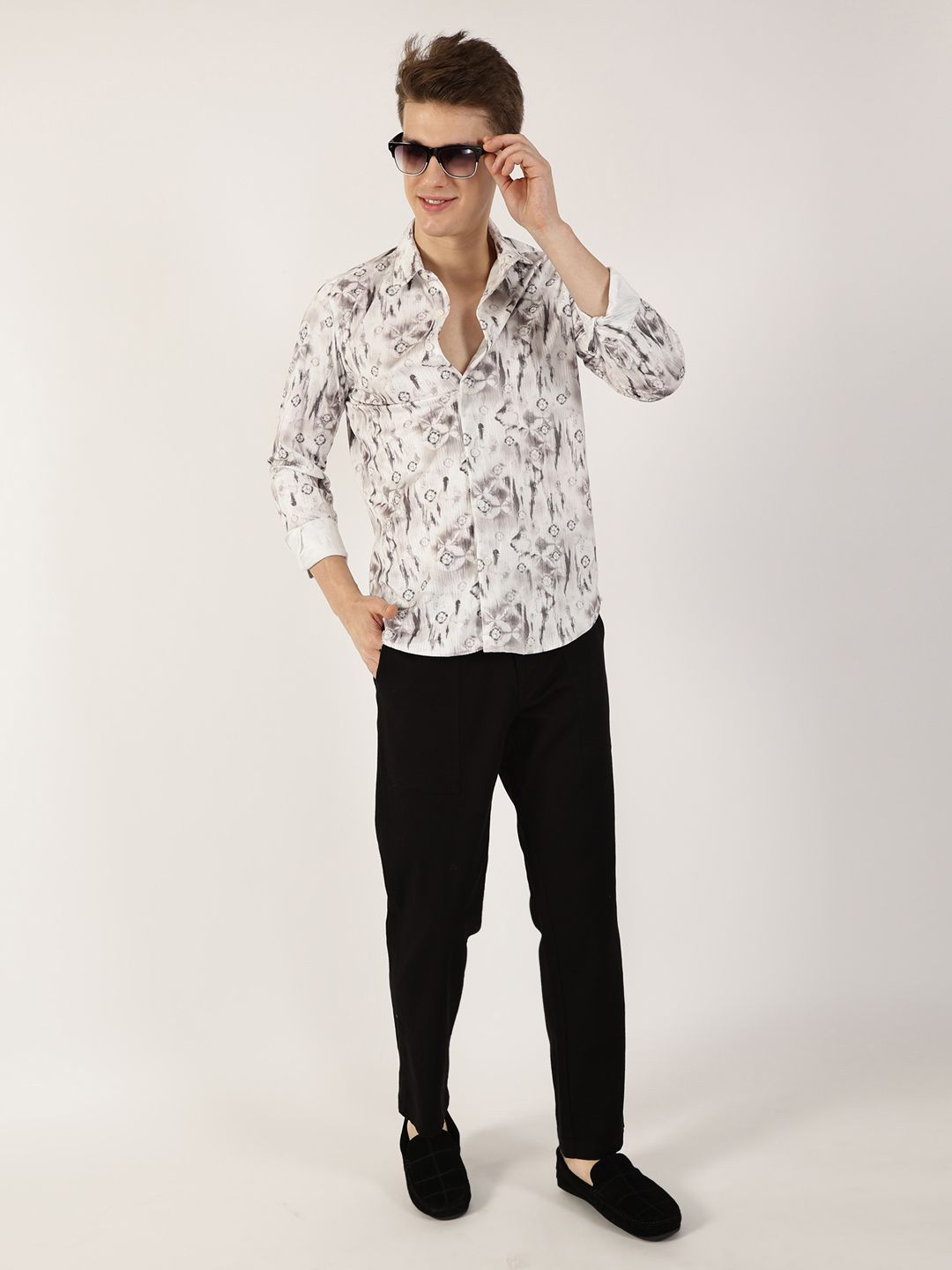 Thomas Scott Men Premium Cutaway Collar Abstract Printed Casual Shirt